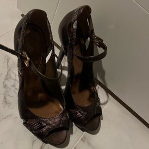 Guess Heels Size: 8
